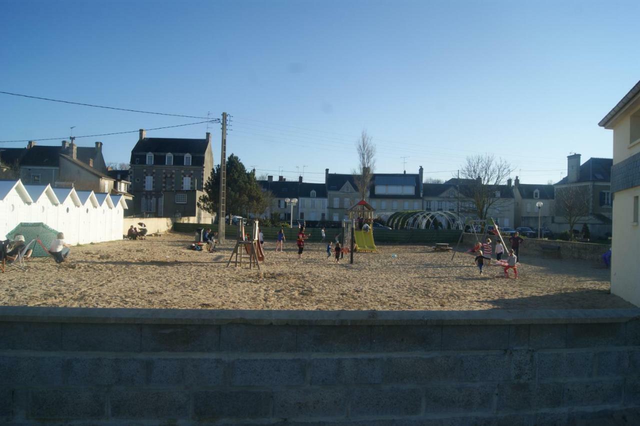 Gite "Les Pieds Dans Le Sable" Villa Grandcamp-Maisy Exterior photo